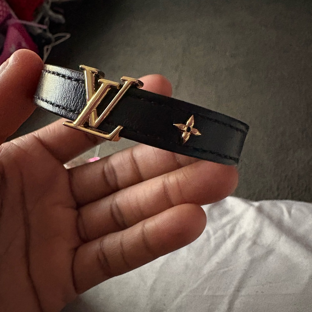 Louis Vuitton Crazy in lock MNG 19